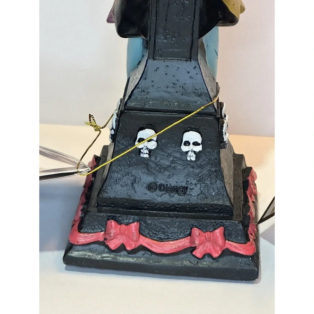 NWT Disney Nightmare Before Christmas Jack‎ & Sally Battery Lit Candle Stick Set